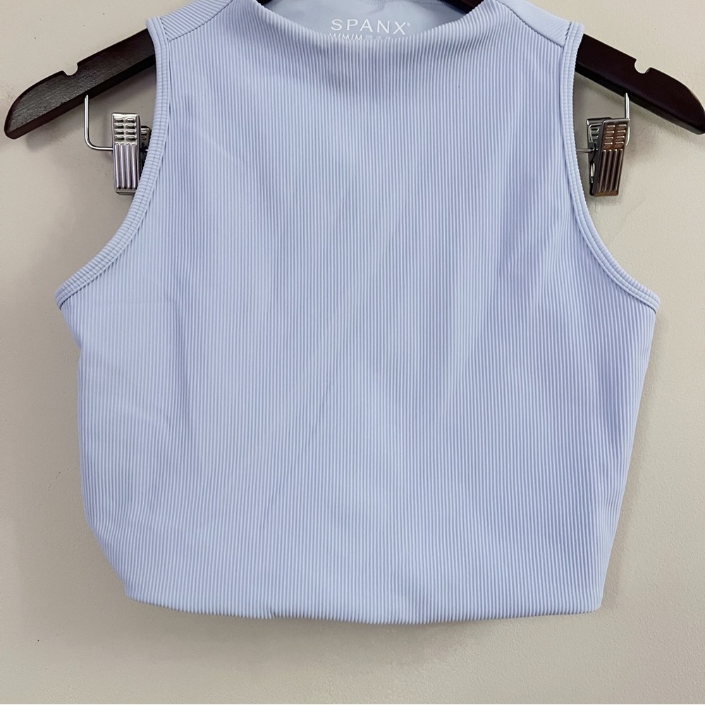 Spanx Contour Rib Mock Neck Crop Top in Light Blue Sleeveless Size Medium - Picture 3 of 8